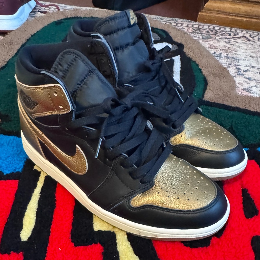 Jordan 1 High Black Gold Sz 10